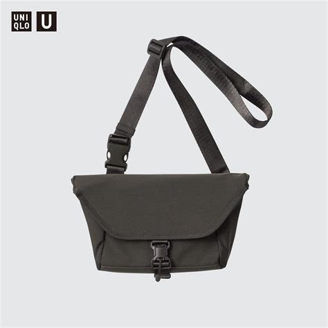 uniqlo messenger bag review.